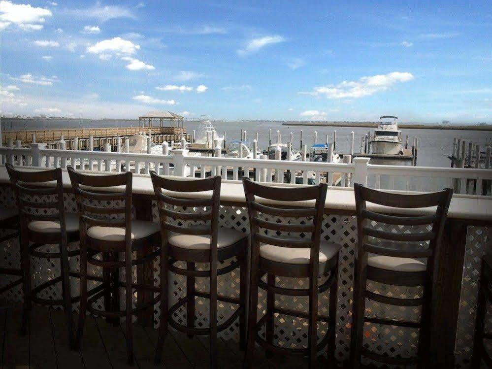 Tavern On The Bay Hotel - Frank Sinatra Suite Съмърс Пойнт Екстериор снимка